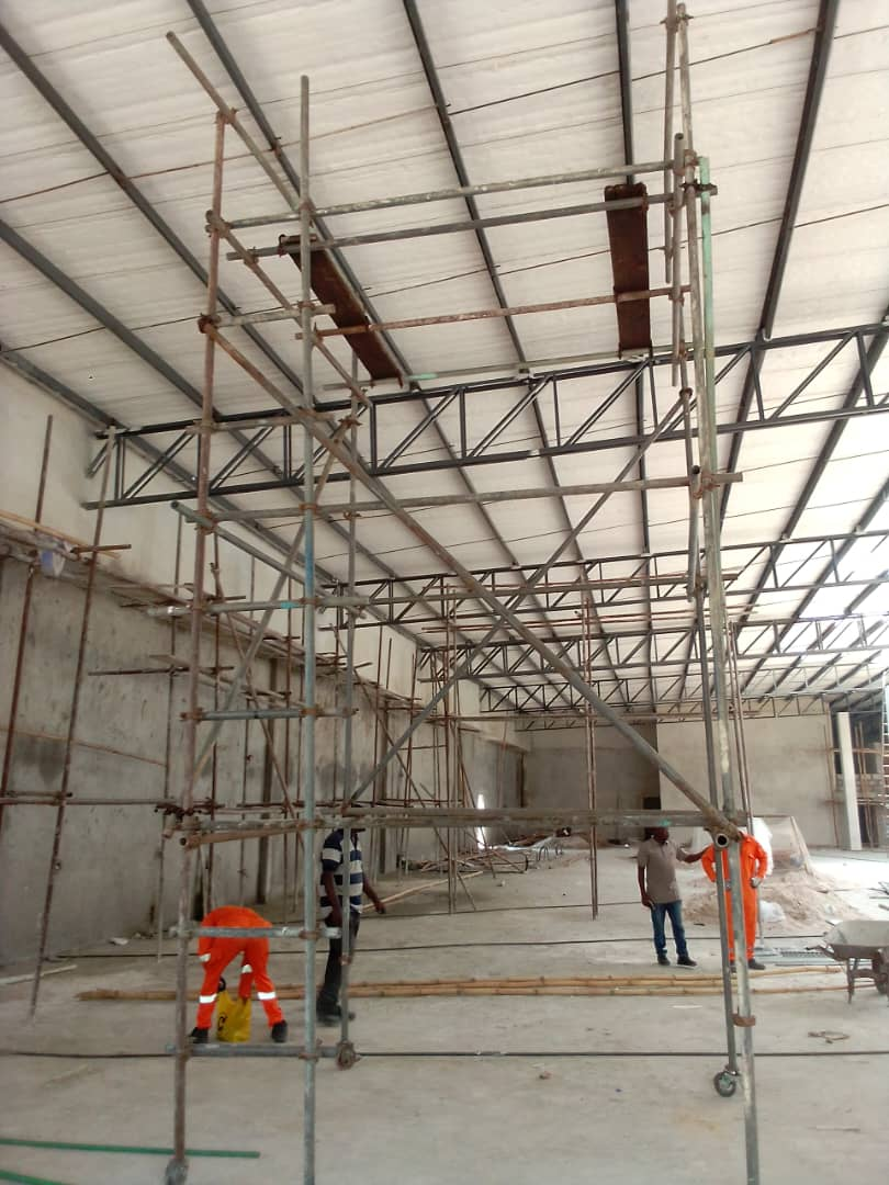 Internal mobile tower scaffold for roof works